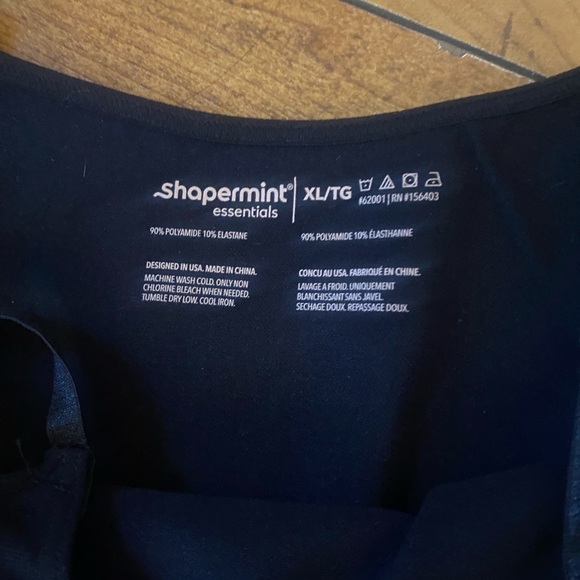 Shapermint Essentials black tank Top - Picture 2 of 3